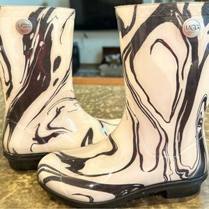 UGG Women's Sienna Mid Calf Rain Boots. NWOT. Size:6.